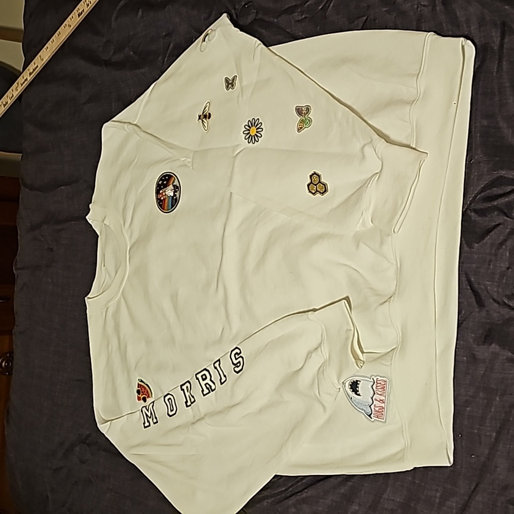 Crewneck with stick on patches